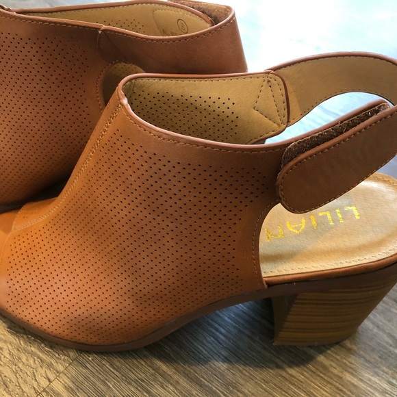 Perforated cognac open toe shoes - Picture 5 of 6